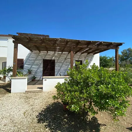 Elia - Tenuta Le Scerze - Salento Homes Agroturismo Borgagne
