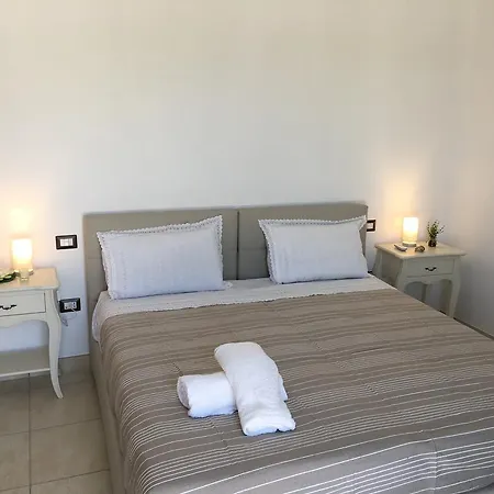 Elia - Tenuta Le Scerze - Salento Homes Farm stay *